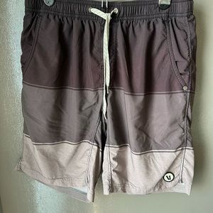 Vuori men’s Kore short navy (hint of purple)